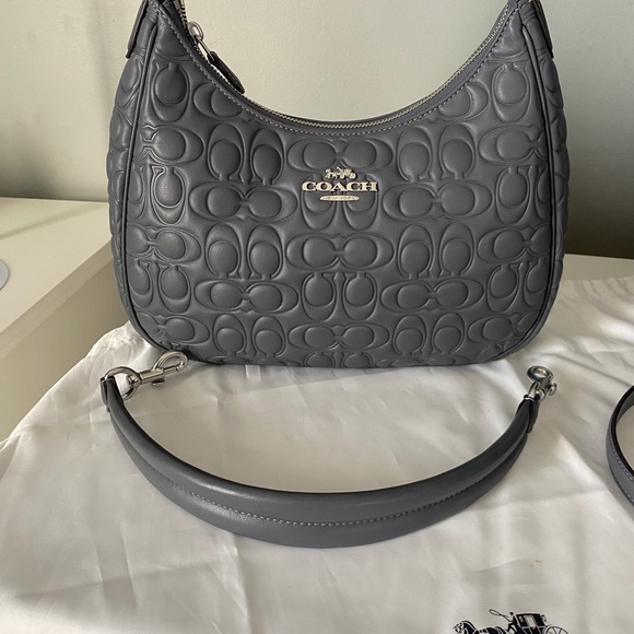 Coach Teri Shoulder Bag In Signature Leather - Picture 7 of 10